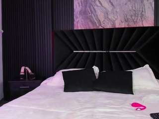 atinxnaugthy webcam model stream image