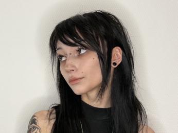 IzettaBishel webcam model stream image