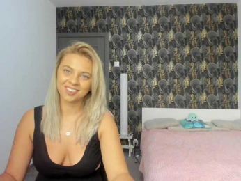 CarlaStaceeFun webcam model stream image