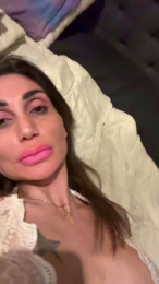 Nina_hotperform webcam model stream image