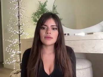 poutyselena webcam model stream image