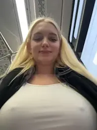 Milkyy_wway webcam model stream image