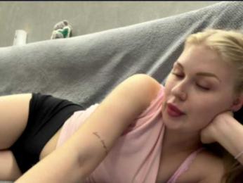 FeechkaKiss webcam model stream image