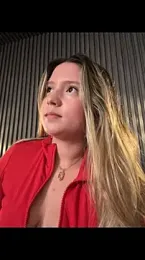 MiaPetit_ webcam model stream image