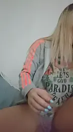 SweetyNinaOff1 webcam model stream image