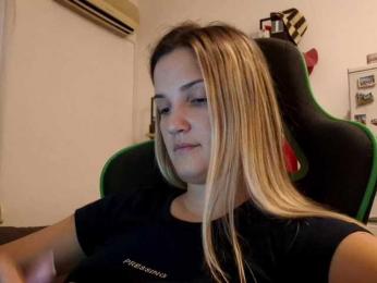 lean-cheeky webcam bongacams model stream image