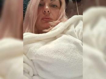 Hellollooll webcam model stream image