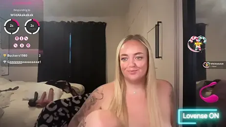 CurvyWetWife webcam model stream image