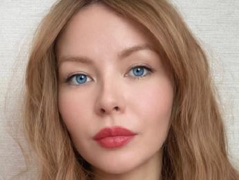 AnnaAnechka webcam model stream image
