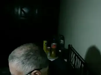 100Tauros webcam model stream image