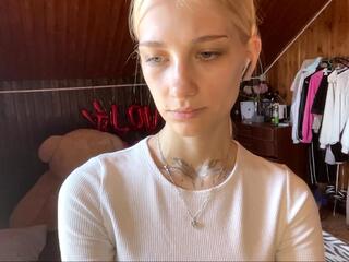 Kendra Bann webcam model stream image