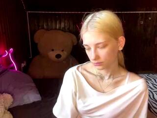 Kendra Bann webcam model stream image