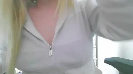 Remi_official webcam model stream image