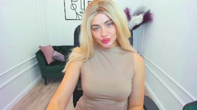 LeslieMineg webcam model stream image