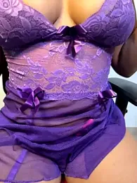 Malluvibez webcam model stream image