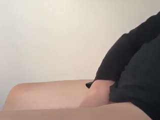 erik-lugg webcam model stream image