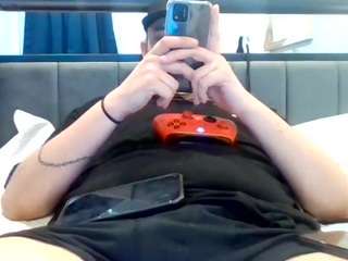 tallhungcloudyy webcam model stream image