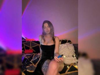 Lisuniyaa webcam model stream image