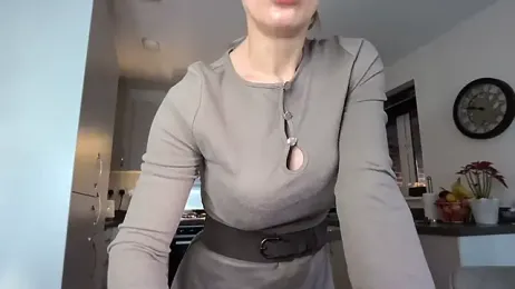 QuenMonicaUK webcam model stream image