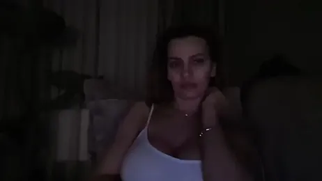 QuenMonicaUK webcam model stream image