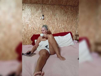 lukerya webcam bongacams model stream image