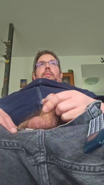 Beardeconflans webcam model stream image