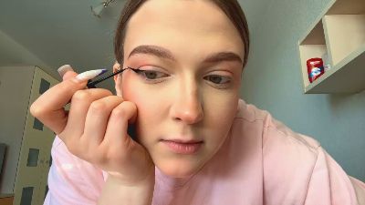 DelorasOng webcam model stream image