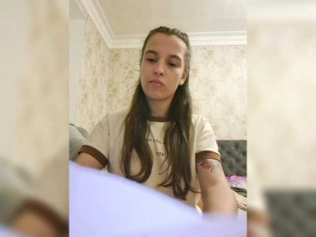 Love_Crew webcam model stream image