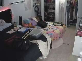 voyeurcam-house-charleys-room webcam model stream image