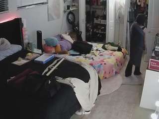 voyeurcam-house-charleys-room webcam model stream image