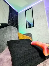 Isis_Hot__ webcam model stream image