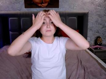 EvaHoward webcam model stream image