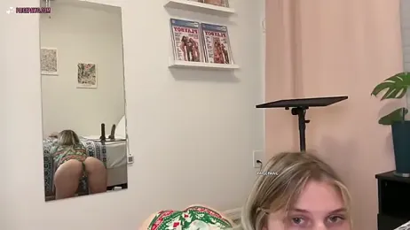 PaigePawg webcam model stream image