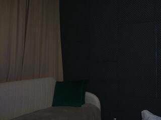 Gina Mence webcam model stream image