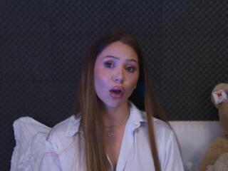 Gina Mence webcam model stream image