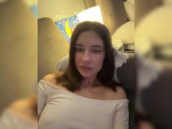 KiraLeo webcam bongacams model stream image