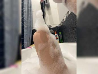 18YoungPussy18 webcam model stream image