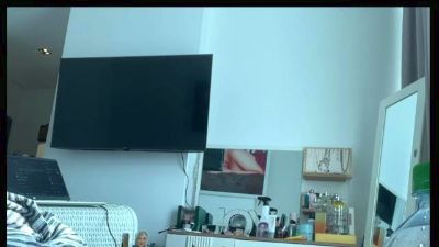 SnoopDxb webcam model stream image