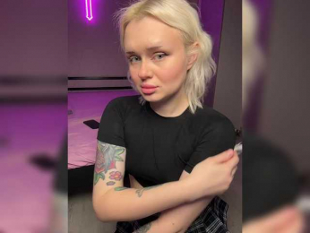 LuxBby webcam model stream image