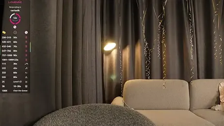 VivianKings webcam model stream image