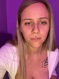 lunawolf21 webcam model stream image