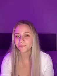 lunawolf21 webcam model stream image