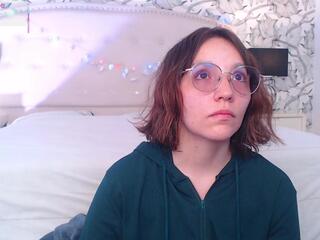 Eliza Golden webcam model stream image