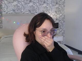 Eliza Golden webcam model stream image