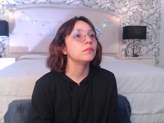 Eliza Golden webcam model stream image