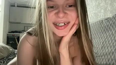 wrenlie webcam model stream image