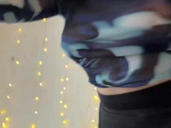 _Ylia_ webcam model stream image