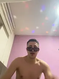 WhitePinkAngel webcam model stream image