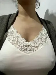 farah-36 webcam model stream image