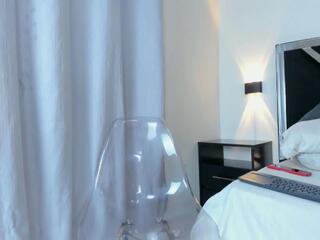 Ariana Velvet webcam model stream image